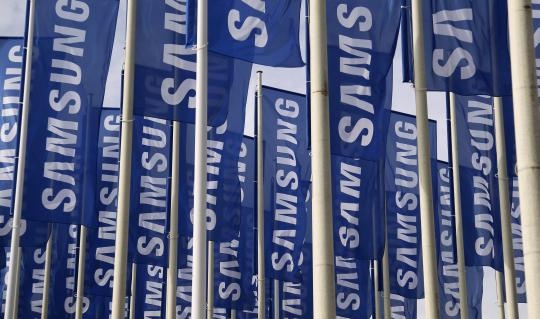 Ponsel Tak Berfungsi, Samsung Minta Maaf