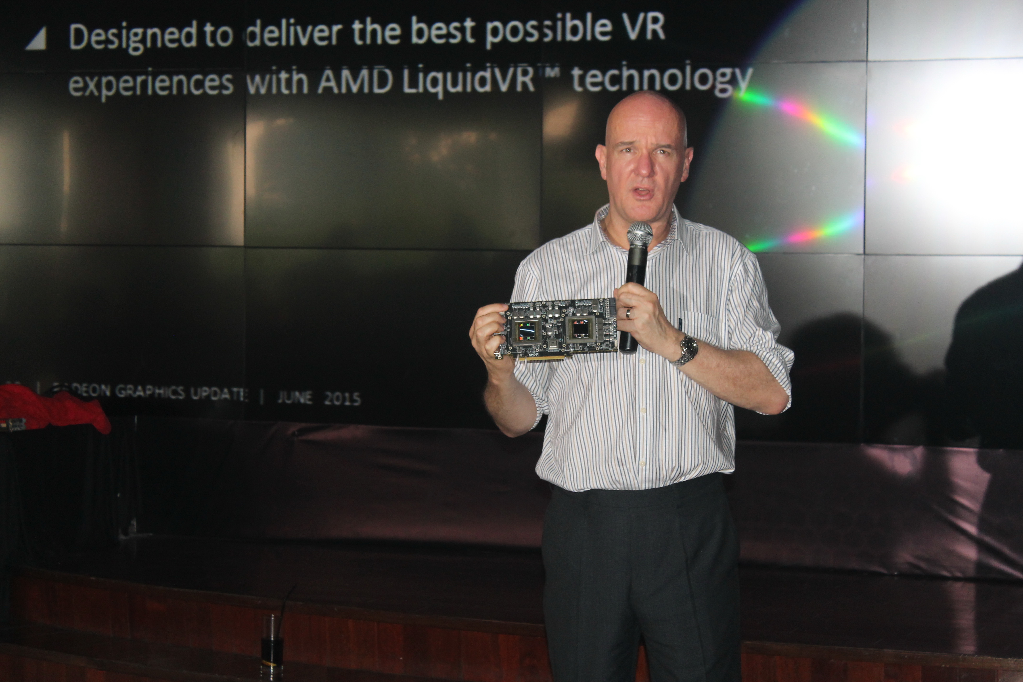 AMD Rilis kartu grafis Radeon R9 Fury X