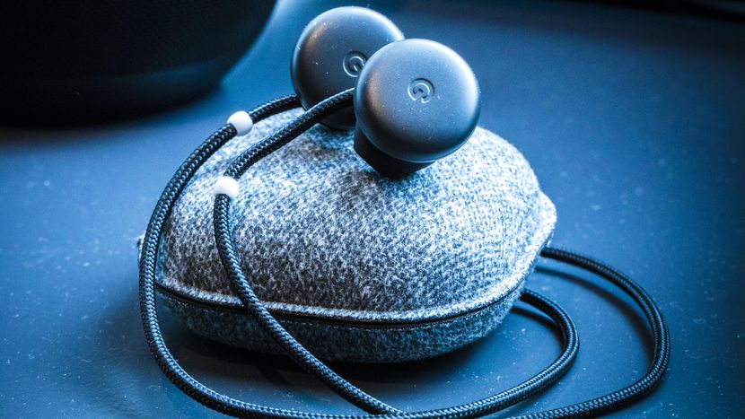Earphone Pixel Buds Dapat Langsung Terjemahkan Lawan Bicara