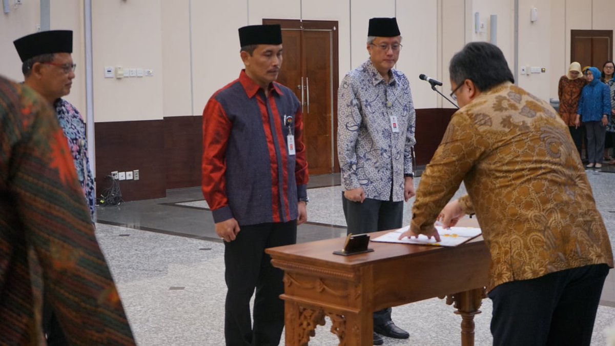 Kepala Bappenas lantik Roni Dwi Susanto sebagai Kepala LKPP