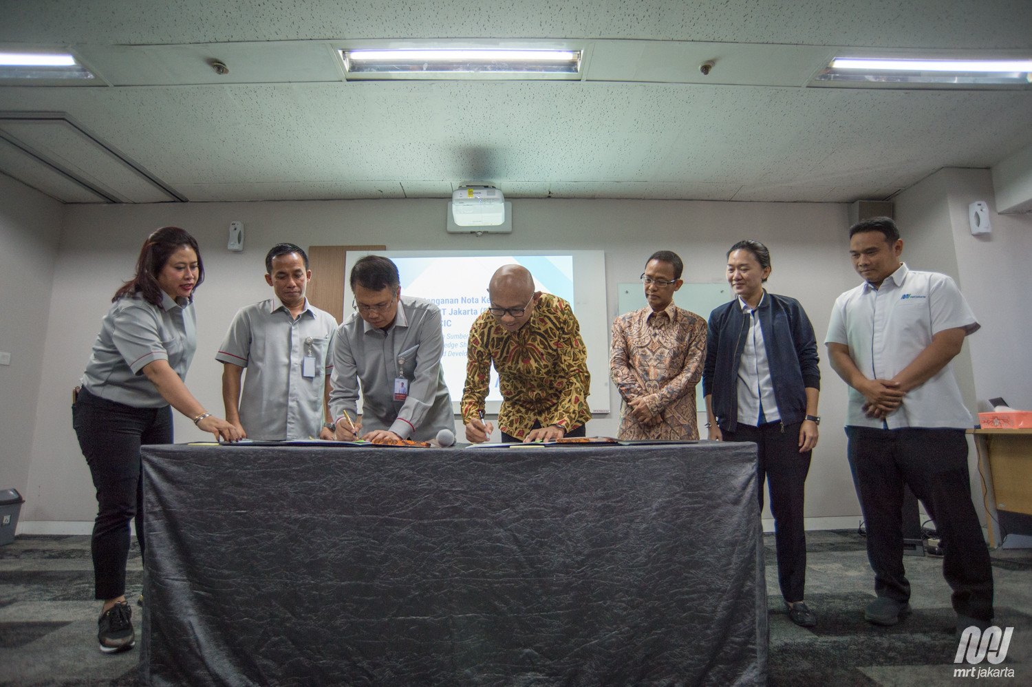 PT MRT Jakarta (Perseroda) dan PT Kereta Cepat Indonesia China Sepakati Nota Kesepahaman