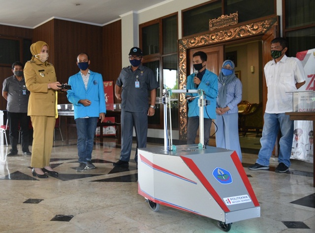Pemkab Jember Terima Bantuan Robot Penyemprot Disinfektan