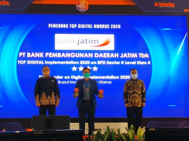 Bank Jatim Raih Penghargaan Bintang 4 Top Digital Awards 2020