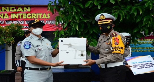 Jasa Raharja DIY Serahkan Bantuan Drone Dan Alat Keselamatan
