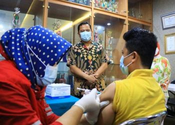 Wali Kota Tangerang Pantau Pemberian Vaksin Covid-19 Untuk Nakes