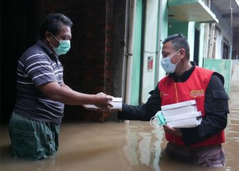 Lewat Mobil Klinik, Indosat Ooredoo Salurkan Bantuan untuk Korban Banjir
