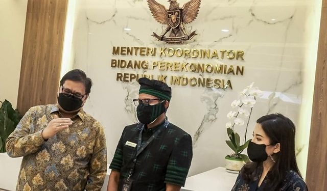 Menparekraf Bertemu Menko Perekonomian Bahas Program Kebangkitan Parekraf