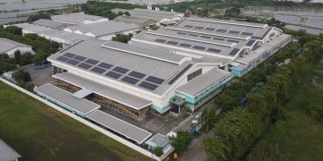 Dukung Pencapaian Target Penggunaan EBT 2025, Kimberly-Clark Softex Gunakan PLTS Atap di Sidoarjo