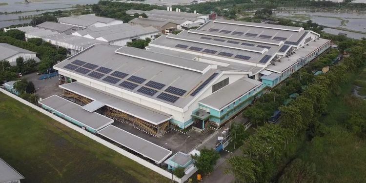 Dukung Pencapaian Target Penggunaan EBT 2025, Kimberly-Clark Softex Gunakan PLTS Atap di Sidoarjo