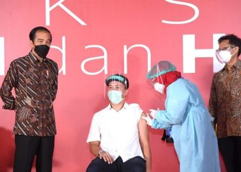 Presiden Joko Widodo Tinjau Vaksinasi Seniman se-Jabodetabek