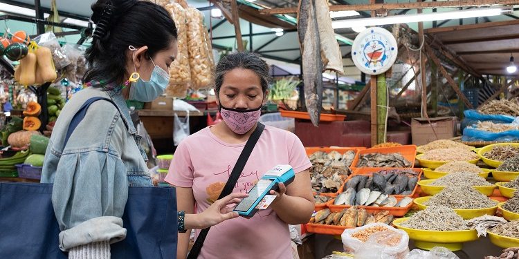 Transaksi NonTunai dengan Kartu Pedagang Pasar