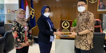 Kemensetneg – Kemenkumham Lakukan Proses Serah Terima Pengaksesan Sistem AHU Online