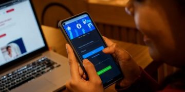 Telkomsel Luncurkan Facebook Mobile Center