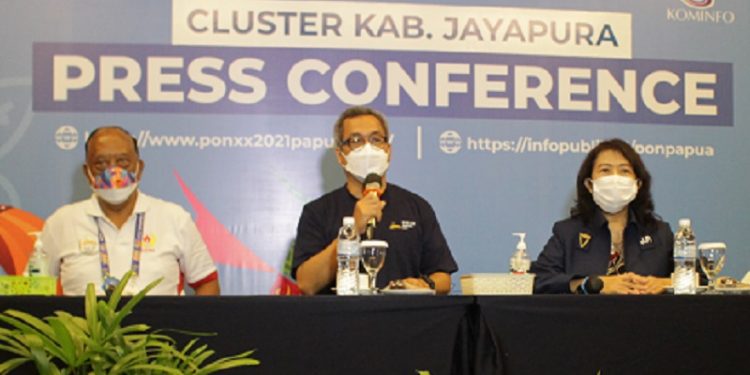 Konferensi Pers di Media Center Kementerian Kominfo PON Papua Klaster Jayapura, Papua, Jumat (01/10/2021).