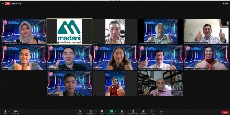PT Mandiri Utama Finance (MUF) dalam sesi presentasi Penjurian TOP Digital Awards 2021 yang dilakukan secara virtual, Jumat (29/10/2021) (Foto: Dok. IT Works)
