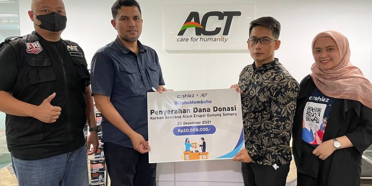 Kolaborasi Cashlez dan ACT Salurkan Donasi untuk Korban Erupsi Semeru