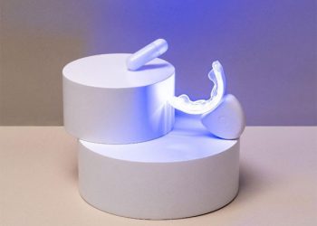 KLAR SMILE Hadirkan Inovasi Pemutih Gigi Berteknologi LED Biru