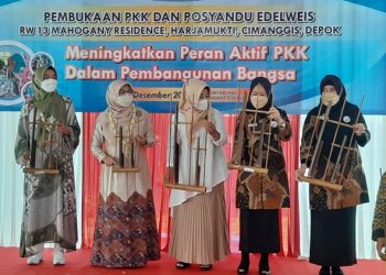 Resmikan Posyandu Edelweis: Ketua TP-PKK Kota Depok, Elly Farida Dukung Pendataan Kesehatan Warga Melalui Aplikasi Digital