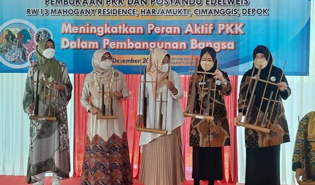 Resmikan Posyandu Edelweis: Ketua TP-PKK Kota Depok, Elly Farida Dukung Pendataan Kesehatan Warga Melalui Aplikasi Digital