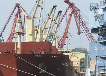 Optimalisasi Aset, Pelindo Relokasi Sejumlah Peralatan Bongkar Muat Peti Kemas