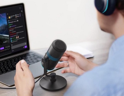 Sasar Podcaster, Ini Keunggulan Microfon ANKER PowerCast M300