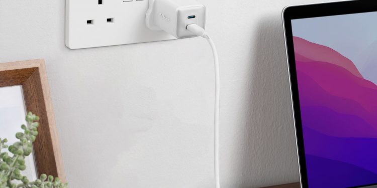 ANKER PowerPort 521 Nano Pro, Charger Mungil dengan Daya Output 40W