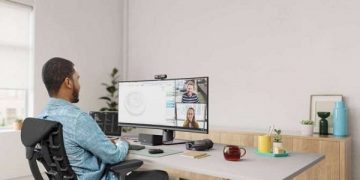 Logitech Rilis Webcam Brio 500 & Headphone Zone Vibe 100, Dirancang untuk Kerja Hybrid