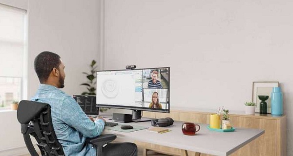 Logitech Rilis Webcam Brio 500 & Headphone Zone Vibe 100, Dirancang untuk Kerja Hybrid