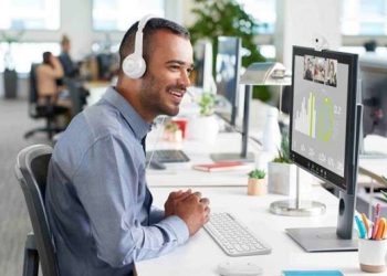 Tingkatkan Pengalaman Video Conference, Logitech Rilis Brio 300 & H390