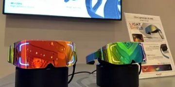 Sharp Kembangkan Prototipe Head-Mounted Display untuk VR, Bisa Terhubung ke Smartphone