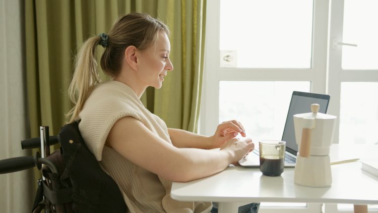 Pentingnya Kolaborasi untuk Hadirkan Kesetaraan Akses Literasi Digital bagi Penyandang Disabilitas
