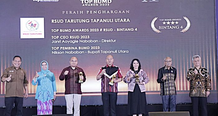 Bupati Nikson Nababan, M.Si, Raih Penghargaan TOP Pembina BUMD 2023