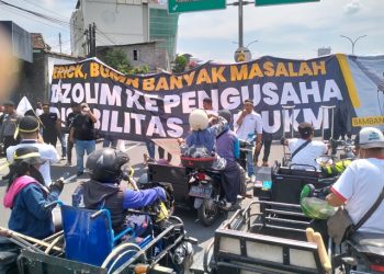 Korban BUMN Istaka Karya Demo Tuntut Pemerintah Bertanggungjawab Utang Rp1,1 Triliun.