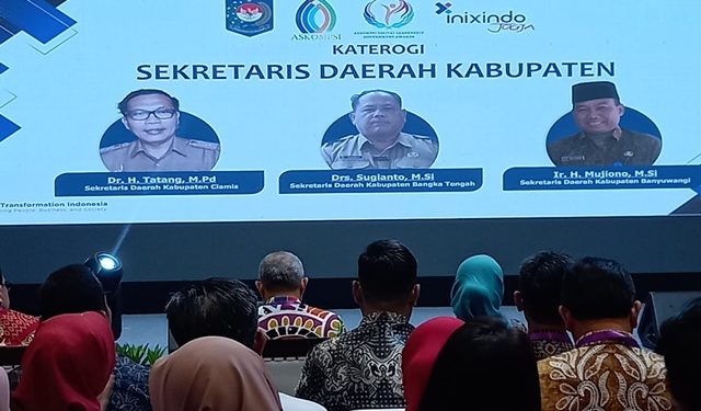 Sembilan Sekda Raih Digital Leadership Awards 2023