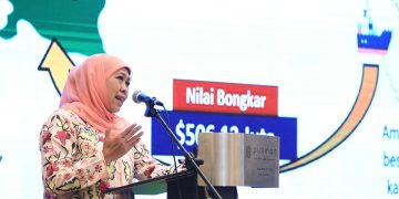 Gubernur Khofifah