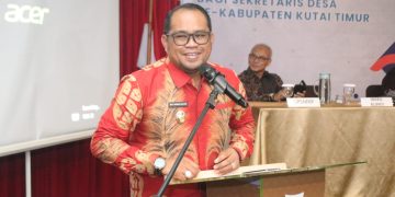 Wabup Kutim Kasmidi Bulang