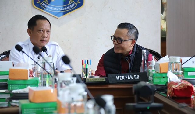 Menteri PANRB dan Mendagri Kolaborasi Pacu IKD Untuk Transformasi Layanan Digital