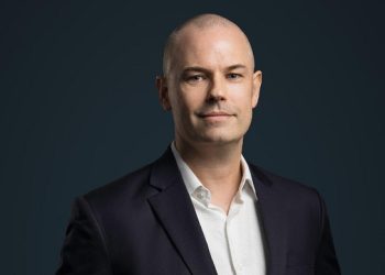 Prediksi Teknologi 2024: Apa yang Bisa Kita Harapkan dari Generative AI dan Cloud Space?