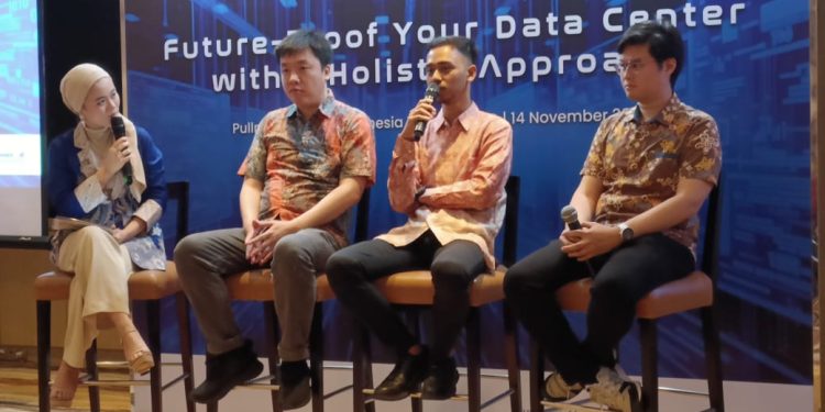 seminar Future-Proof Your Data Center with a Holistic Approach yang diselenggarakan oleh PT Multipolar Technology Tbk