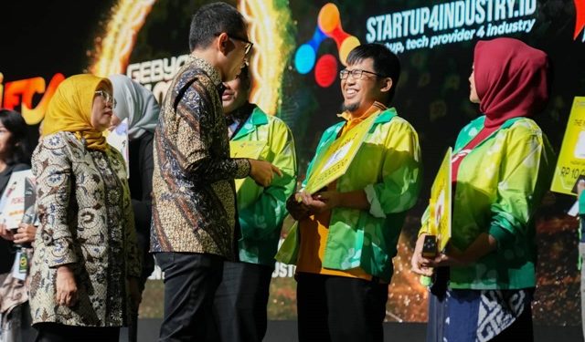 PT Sopwer Teknologi Indonesia Juara 2 Kompetisi Startup4Industry 2024