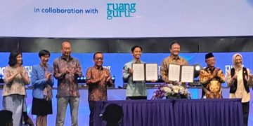 Pemerintah Dukung Kolaborasi UoB – Ruang Guru Tingkatkan Kemampuan Digital 9000 Siswa