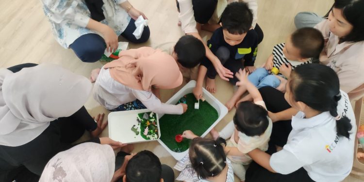 mainstory-solusi-childcare-teknologi-dukung-indonesia-emas-2045