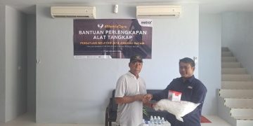 Lewat Program CSR #MatrixCare, Matrix NAP Info Dukung Nelayan Lokal Batam