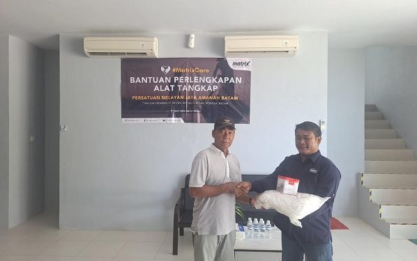 Lewat Program CSR #MatrixCare, Matrix NAP Info Dukung Nelayan Lokal Batam