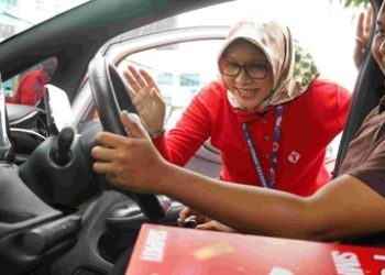 Telkomsel Serahkan Grand Prize Mobil Listrik Kepada 13 Pemenang Simpati HOKI