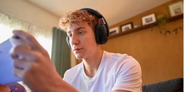 Logitech G325 LIGHTSPEED, Headset Gaming Nirkabel Berdesain Modern dan Minimalis