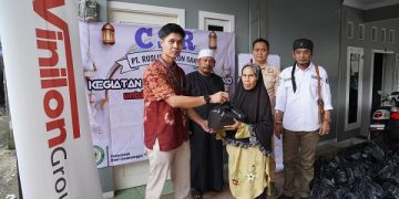 Vinilon Group Gelar CSR bagi Warga di Lingkungan Sekitar Kantor dan Pabrik