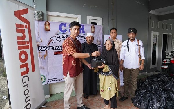 Vinilon Group Gelar CSR bagi Warga di Lingkungan Sekitar Kantor dan Pabrik