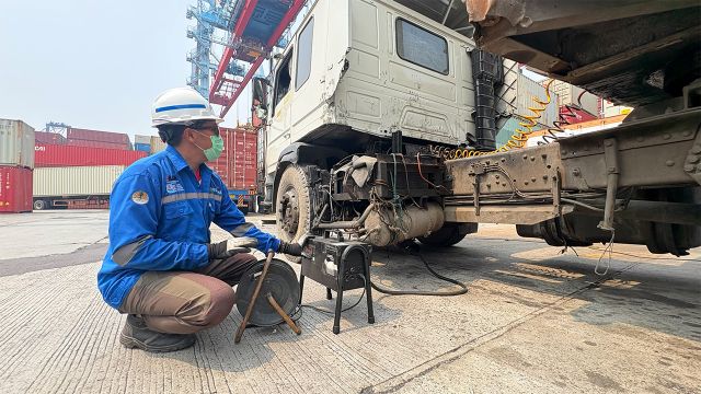 Perkuat Komitmen Green Port, IPC TPK Gelar Uji Emisi Gratis