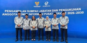 Menkomdigi Resmi Kukuhkan 7 Anggota Komisi Informasi Pusat Periode 2026–2030